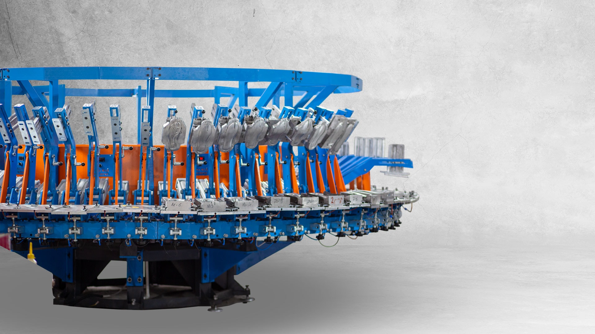 PU pouring machines, shoes and slippers production line